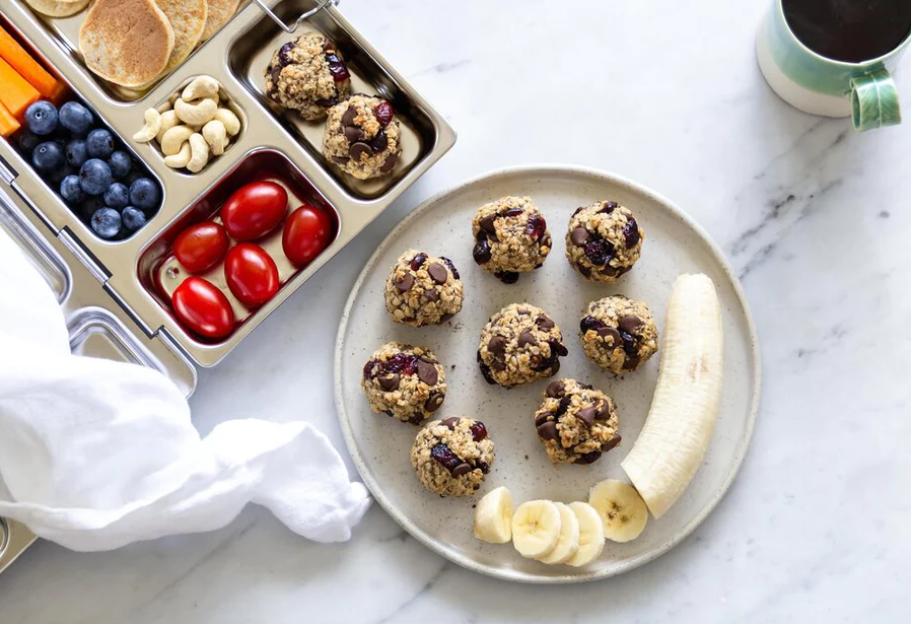 Baked Banana, Cranberry and Oat Bliss Bites